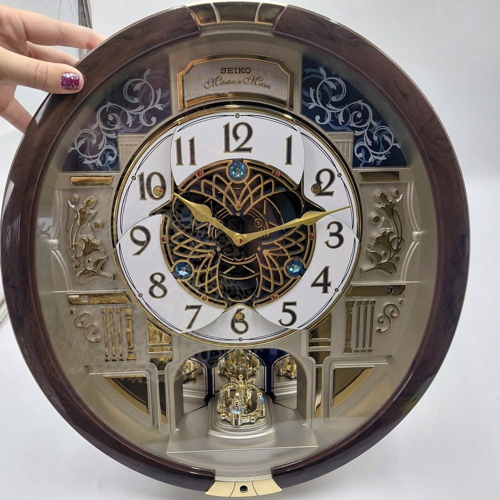 Seiko Collectors Edition Melodies in Motion Clock Swarovski Crystals Christmas